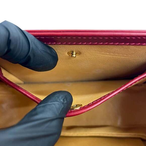 GUCCI Authentic Vintage Red Leather Shoulder Bag - Picture 10 of 10